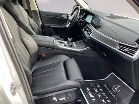 Used 2022 BMW X7 xDrive40i w/ Premium Package image 15