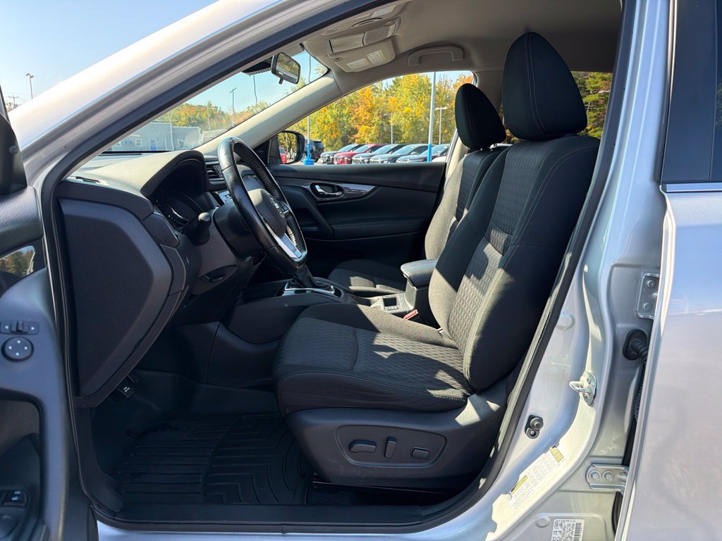 Used 2020 Nissan Rogue SV AWD/4WD image 26