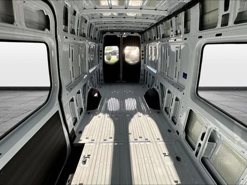 Used 2024 Mercedes-Benz Sprinter 2500 image 13