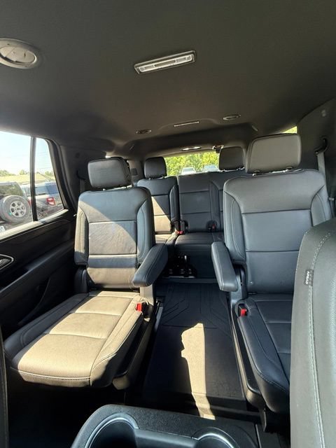 Used 2024 Chevrolet Tahoe LT w/ Luxury Package RWD image 18