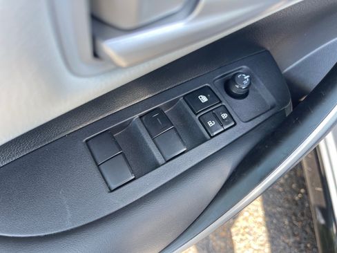 Used 2023 Toyota Corolla SE FWD image 8