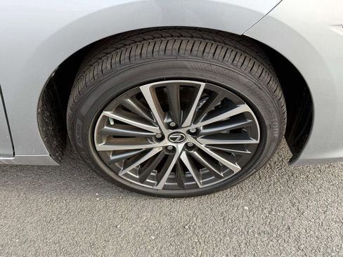 Used 2025 Lexus ES 350 Premium image 7