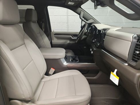 New 2026 GMC Sierra 2500 SLT w/ SLT Premium Package image 7