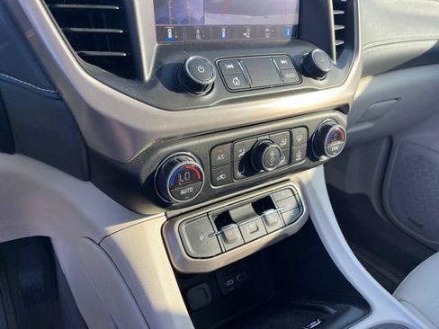 Used 2023 GMC Acadia Denali w/ Denali Ultimate Package FWD image 25