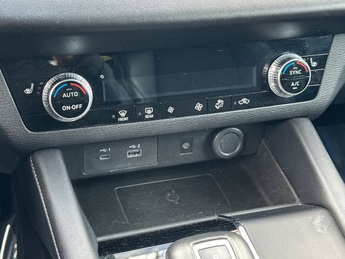 Used 2024 Mitsubishi Outlander SE image 25