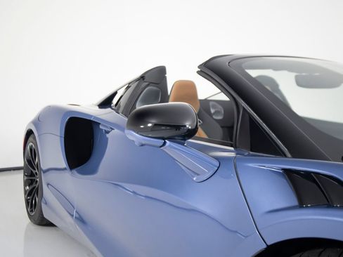 Used 2026 McLaren Artura Spider RWD image 34