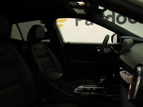 Used 2024 Chevrolet Trax RS w/ Driver Confidence Package FWD image 28
