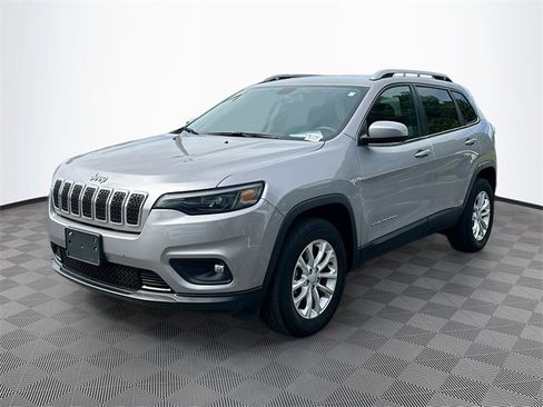 Used 2019 Jeep Cherokee Latitude w/ Cold Weather Group image 3