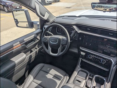 New 2026 GMC Sierra 2500 Denali w/ Denali Reserve Package AWD/4WD image 18