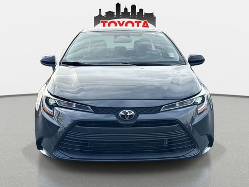Used 2025 Toyota Corolla LE image 9