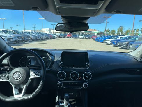Used 2025 Nissan Sentra SV FWD image 33