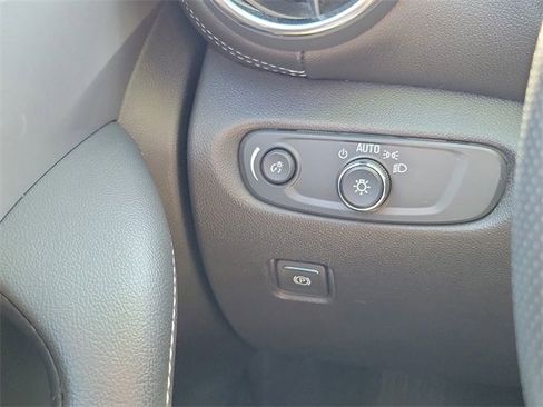 Certified 2023 Chevrolet Blazer LT w/ Convenience Package image 18