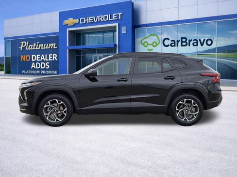 Certified 2024 Chevrolet Trax LT w/ Driver Confidence Package image 3