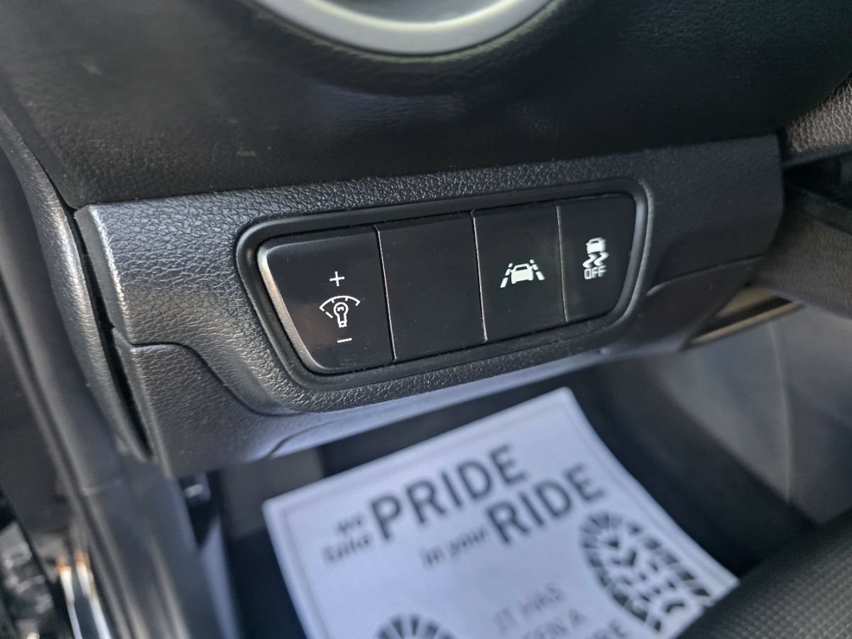 Used 2020 Kia Forte LXS FWD image 17