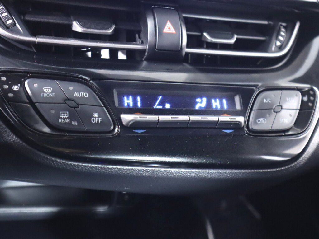Used 2018 Toyota C-HR XLE FWD image 23