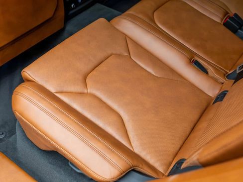 Used 2022 Lamborghini Urus image 47