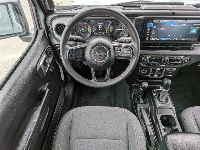 Used 2024 Jeep Wrangler Unlimited AWD/4WD image 15