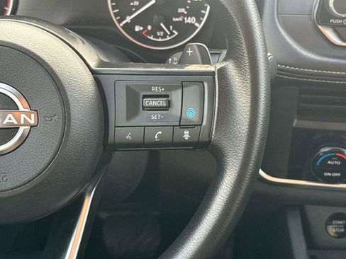 Used 2024 Nissan Rogue SV image 15
