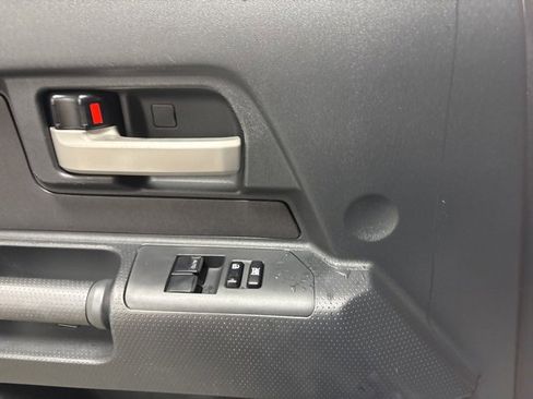 Used 2014 Toyota FJ Cruiser 4WD image 25