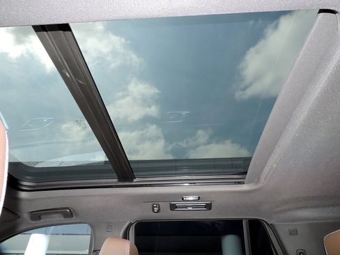 Used 2023 Chevrolet Tahoe High Country image 10