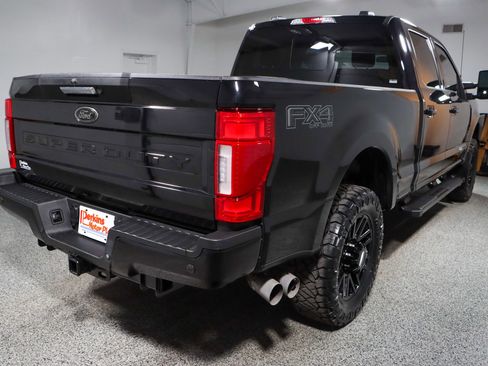Used 2022 Ford F250 Lariat w/ Black Appearance Package image 8