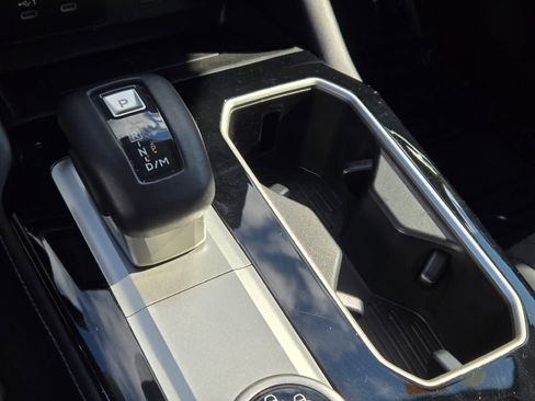 Used 2025 Mitsubishi Outlander SE image 29