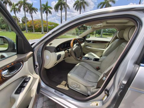 Used 2006 Jaguar XJ Vanden Plas RWD image 10