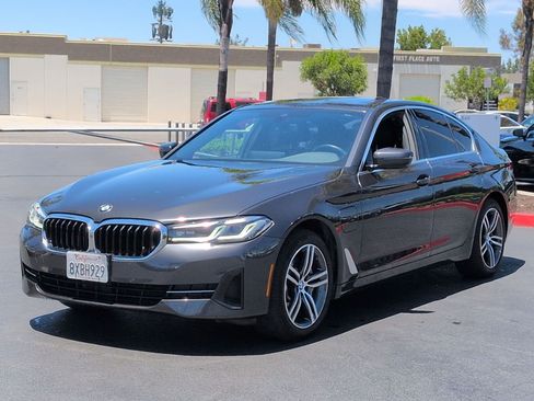 Used 2021 BMW 530e w/ Parking Assistance Package RWD image 5