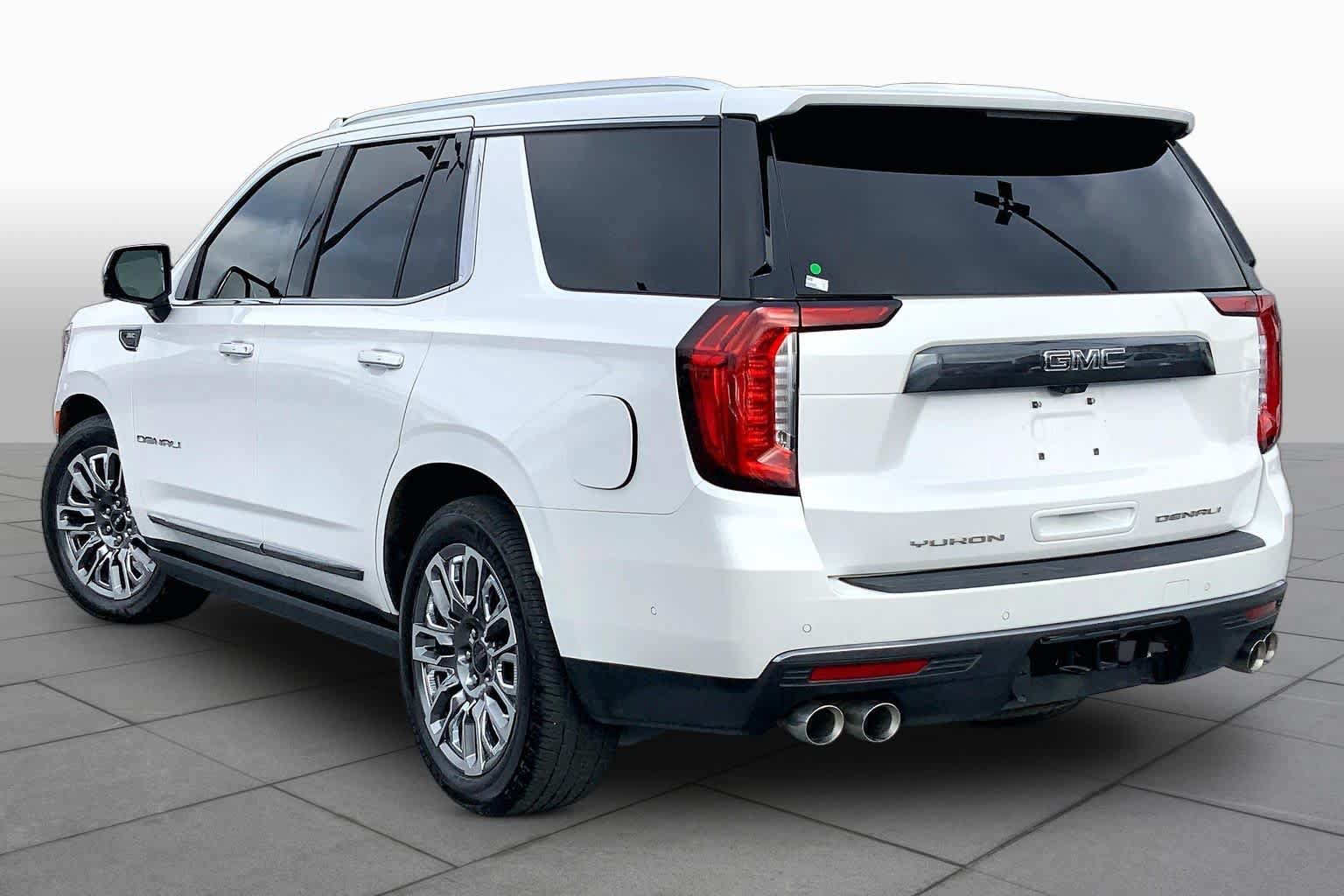 Used 2023 GMC Yukon Denali Ultimate AWD/4WD image 11