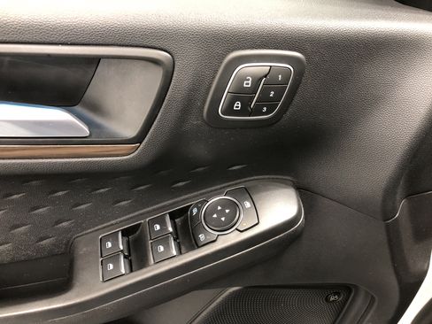 Used 2020 Ford Escape Titanium image 15