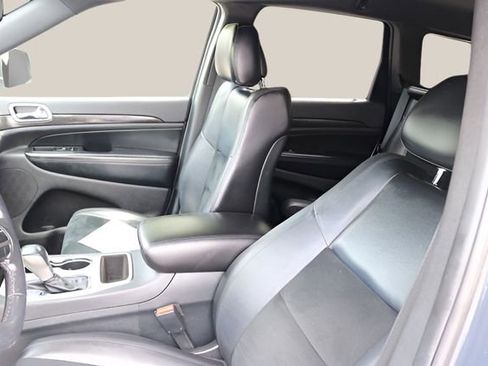 Used 2018 Jeep Grand Cherokee Altitude image 11