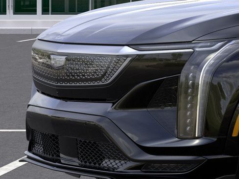 New 2026 Cadillac Optiq V w/ LPO, ONYX Package AWD/4WD image 13