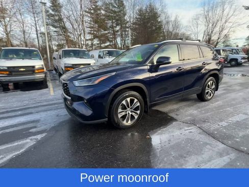 Used 2021 Toyota Highlander XLE image 7
