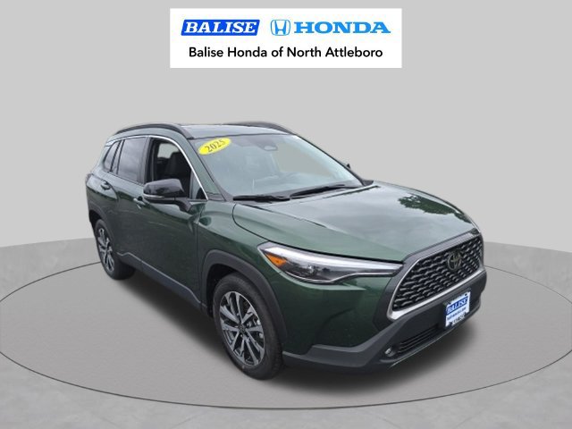 Used 2025 Toyota Corolla Cross XLE w/ Convenience Package AWD/4WD image 3