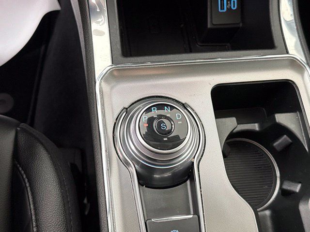 Used 2024 Ford Edge Titanium AWD/4WD image 25