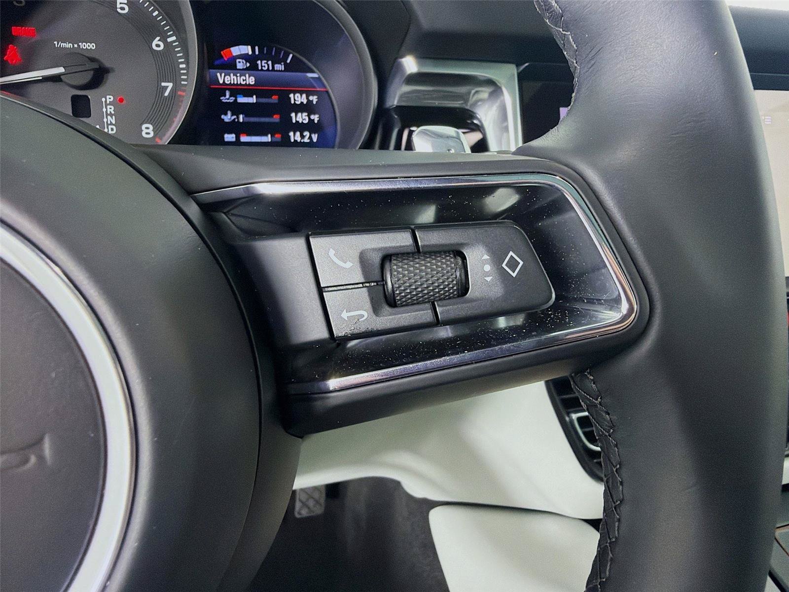 Certified 2026 Porsche Macan AWD/4WD image 14