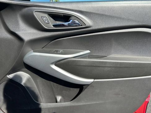 Used 2025 Chevrolet Trax LS FWD image 25