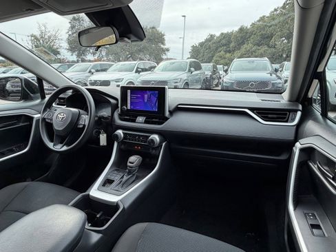 Used 2023 Toyota RAV4 LE image 12