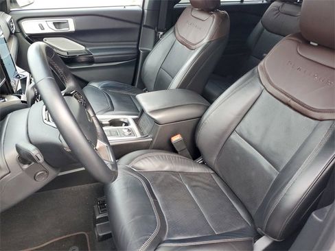 Certified 2022 Ford Explorer Platinum w/ Equipment Group 601A image 9