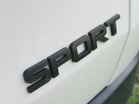 Used 2024 Honda HR-V Sport image 10