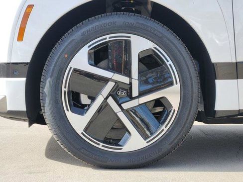 New 2026 Hyundai Ioniq 9 Calligraphy image 7