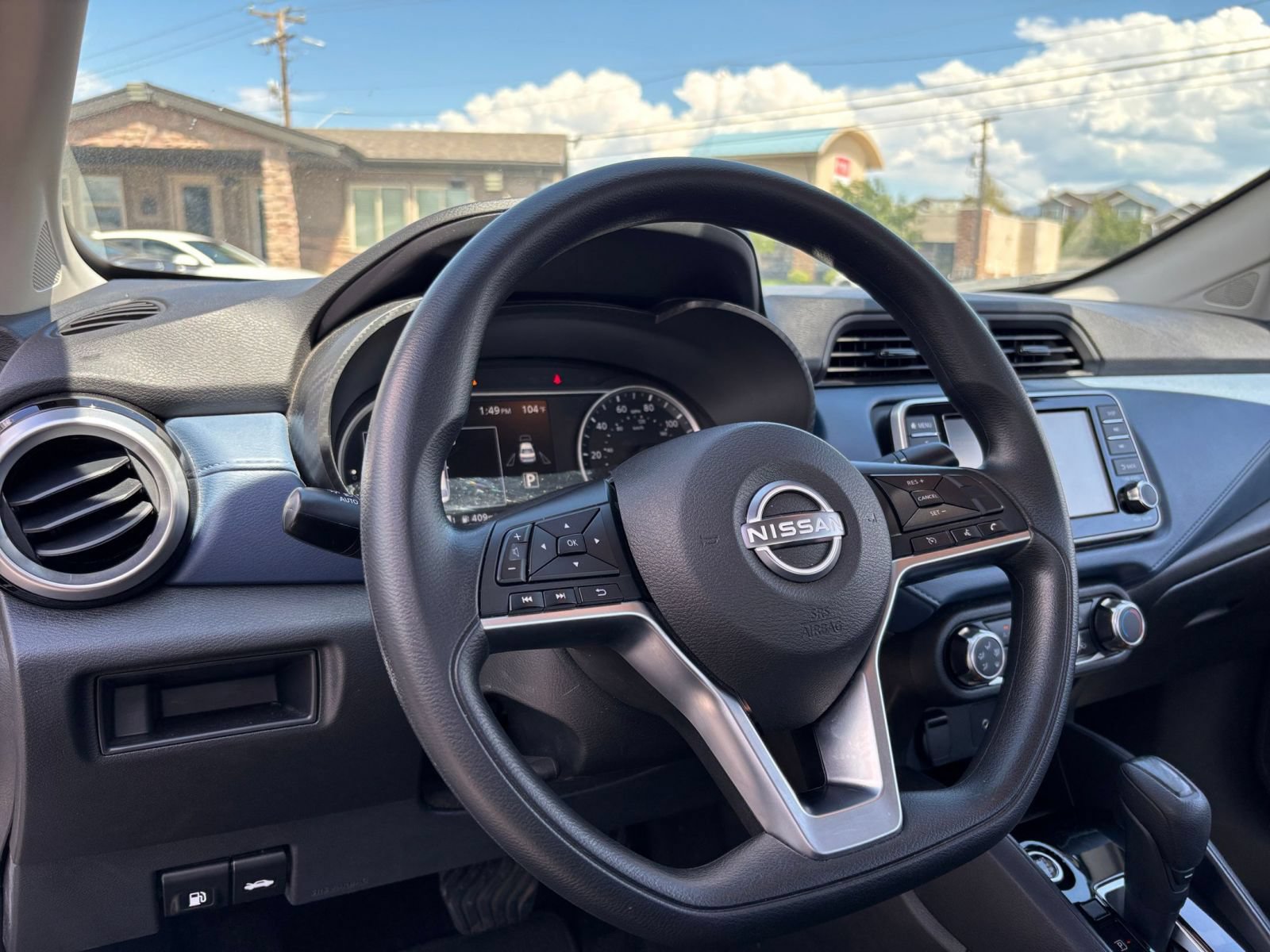 Used 2025 Nissan Versa SV FWD image 31