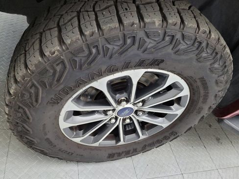 Used 2019 Ford F150 XLT w/ Equipment Group 302A Luxury AWD/4WD image 31