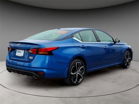 Certified 2025 Nissan Altima 2.5 SR image 9