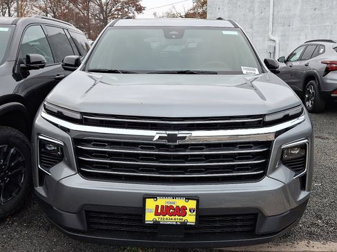 New 2026 Chevrolet Traverse LT w/ Sun and Wheel Package image 2