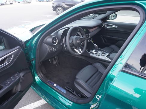 New 2025 Alfa Romeo Giulia AWD w/ Veloce Package AWD image 14