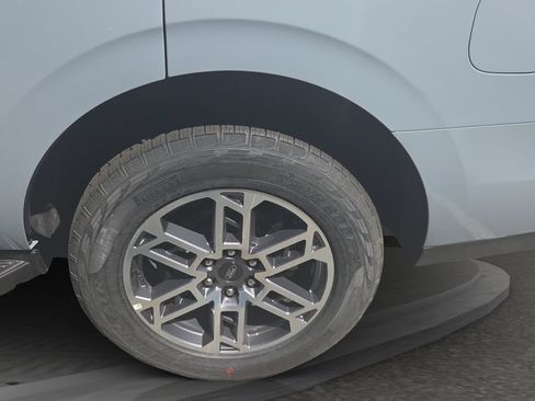 New 2026 Ford Expedition Active AWD/4WD image 24