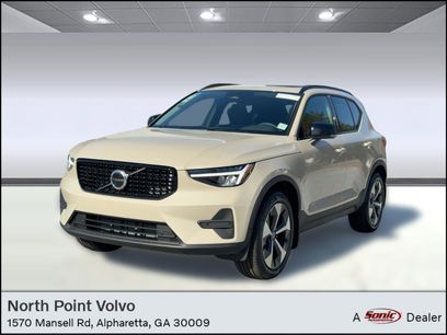 New 2026 Volvo XC40 B5 Core w/ Climate Package
