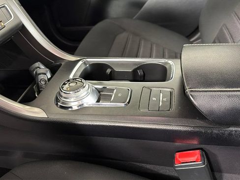 Used 2020 Ford Fusion SE FWD image 23