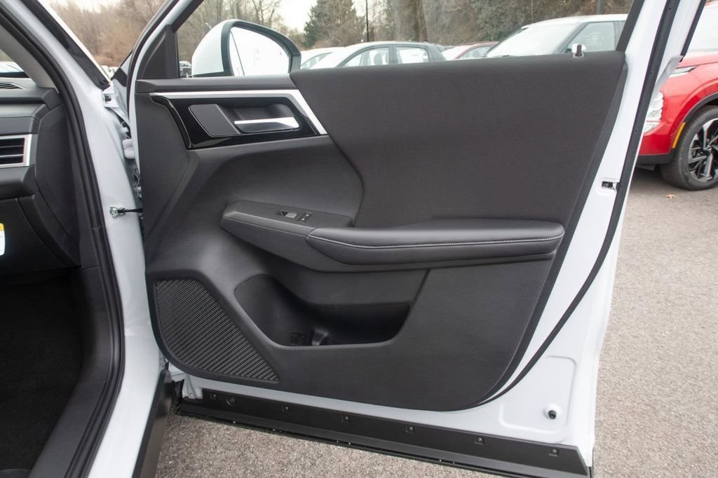 Used 2025 Mitsubishi Outlander ES AWD/4WD image 19